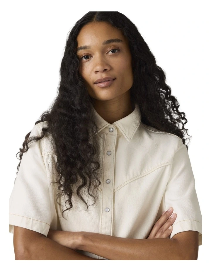 Logan Short-Sleeve Denim Shirt in Truth Slip image 3