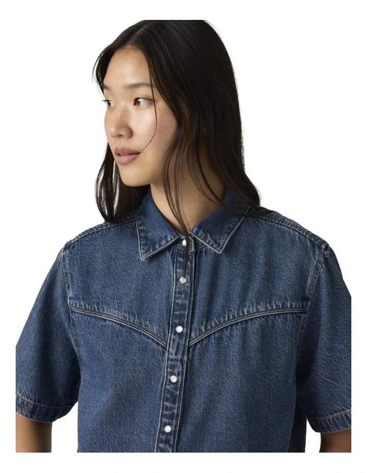 Logan Short-Sleeve Denim Shirt in Tinted Times image 3
