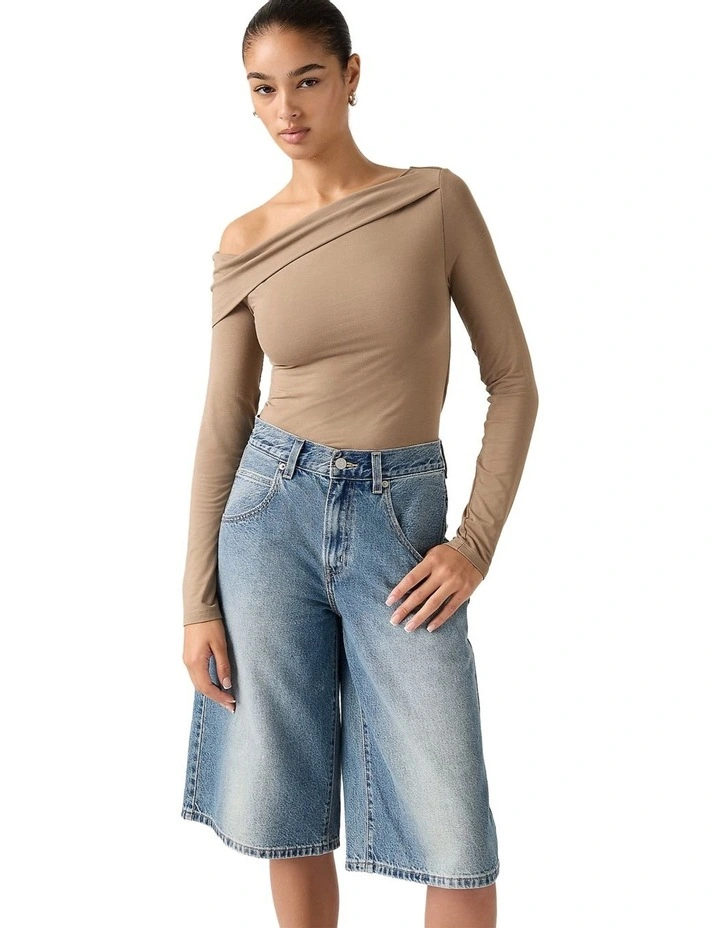 Clara Off Shoulder Long-Sleeve Top in Pine Bark image 4