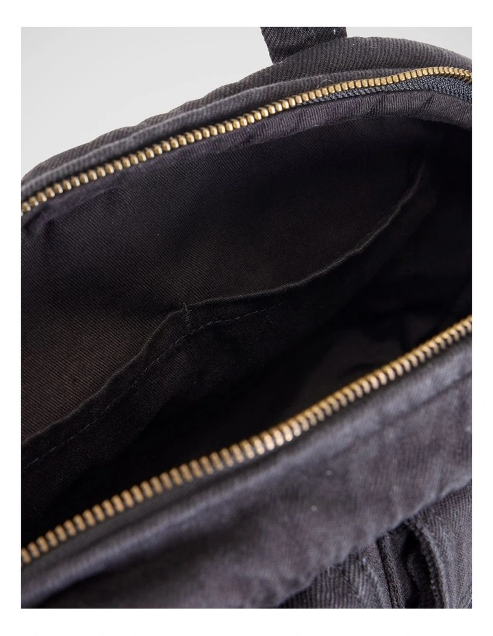 Levis Blake Handbag in Not Another Washed Blk image 3