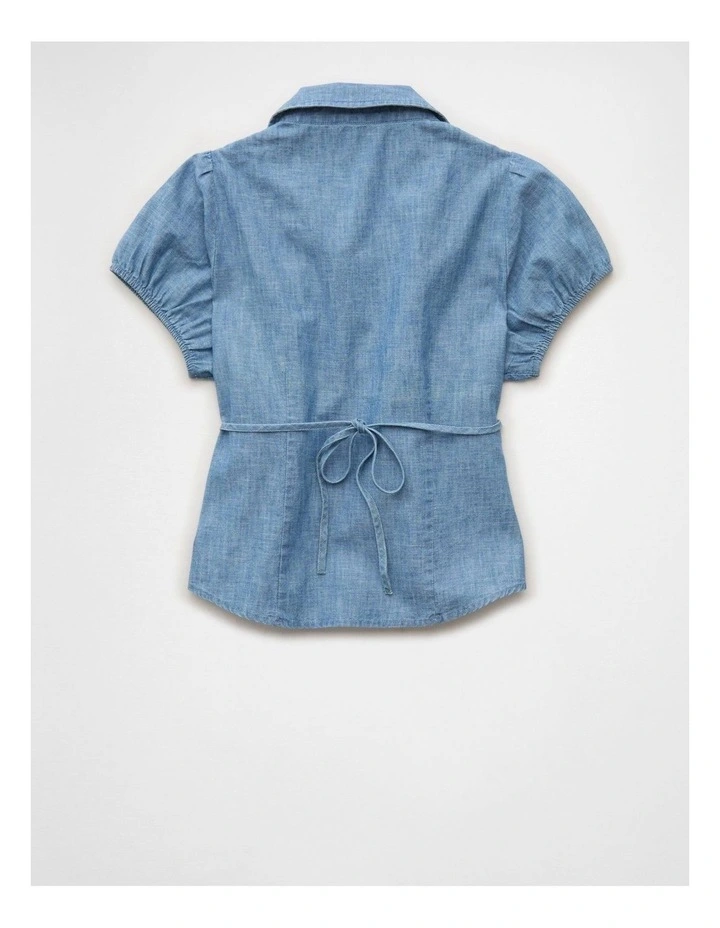 Short-Sleeve Button-Up Shirt in Medium Wash image 4