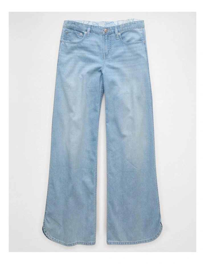Low-Rise Beachy Baggy Jean in Light Wash image 3