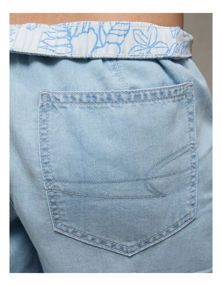 Low-Rise Beachy Baggy Jean in Light Wash image 7