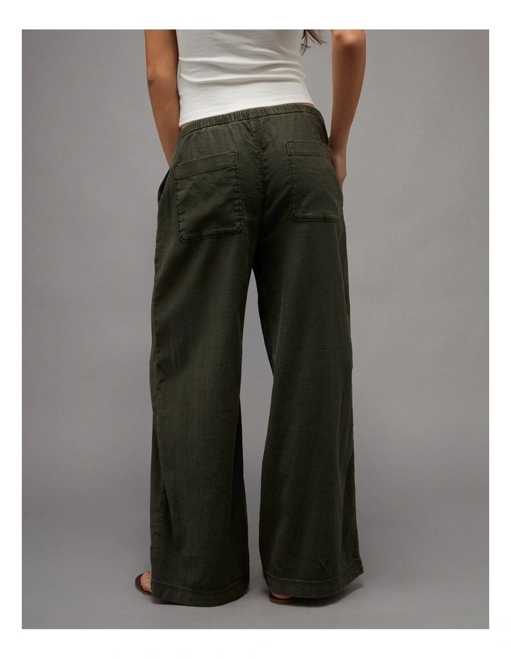 Stretch Low-Rise Linen-Blend Pull-On Pant in Green image 2