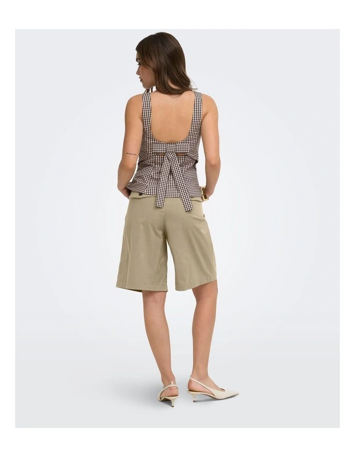 ONLY Anny High Wasit Shorts in Light Khaki image 2