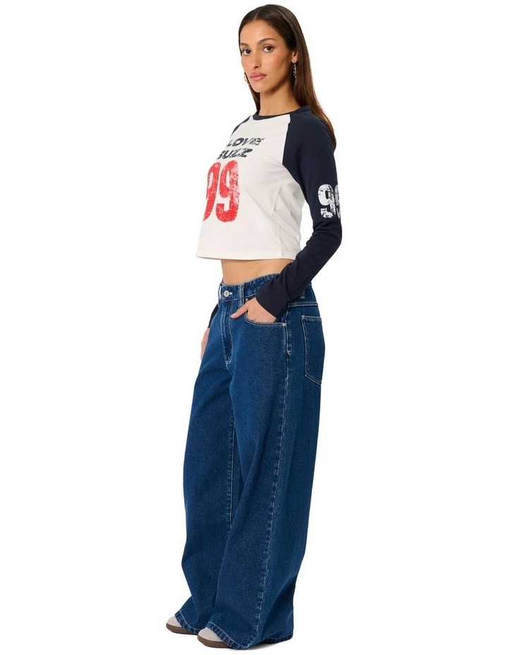 Love Buzz Raglan Top in White/Navy image 3