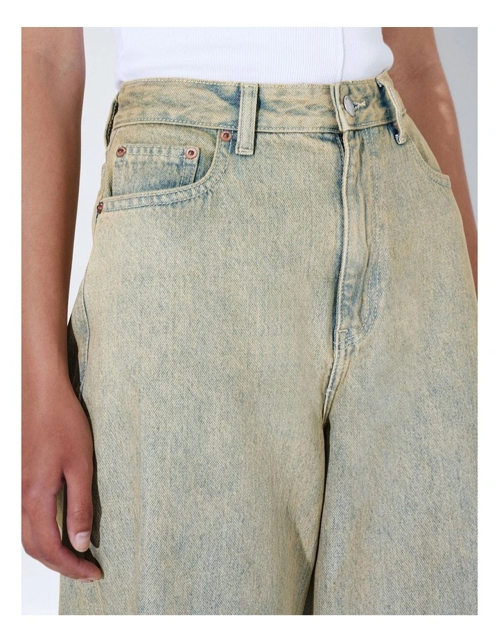 Donna High Relaxed Jeans in Stream Desert image 3