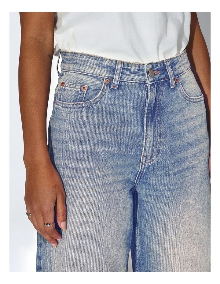 Donna High Relaxed Jeans in Stream Sky Aged image 3