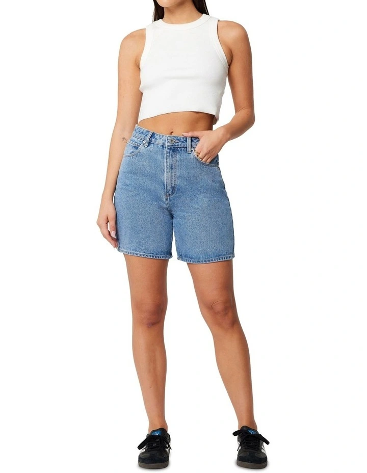 Carrie Short in Naomi image 2