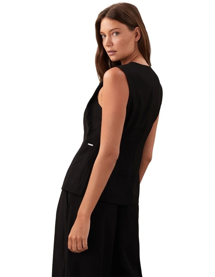 Good Hero Feminine Vest in Black image 2