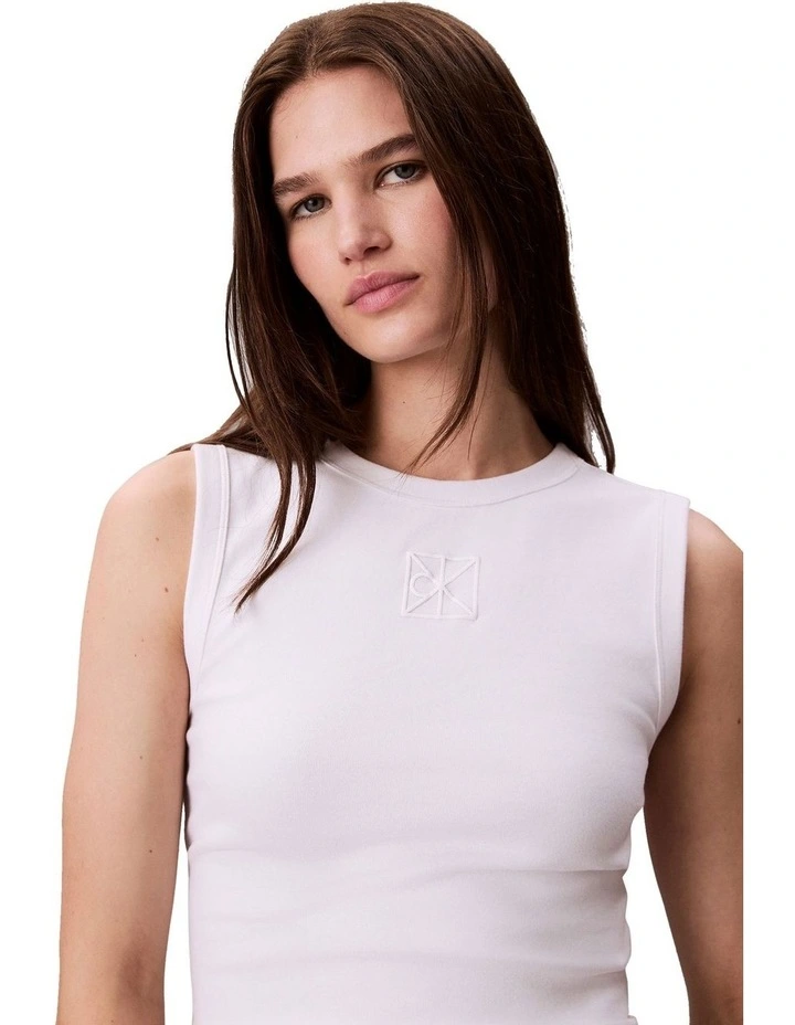 Refined Rib Short Sleeve Emblem Tank in White image 5
