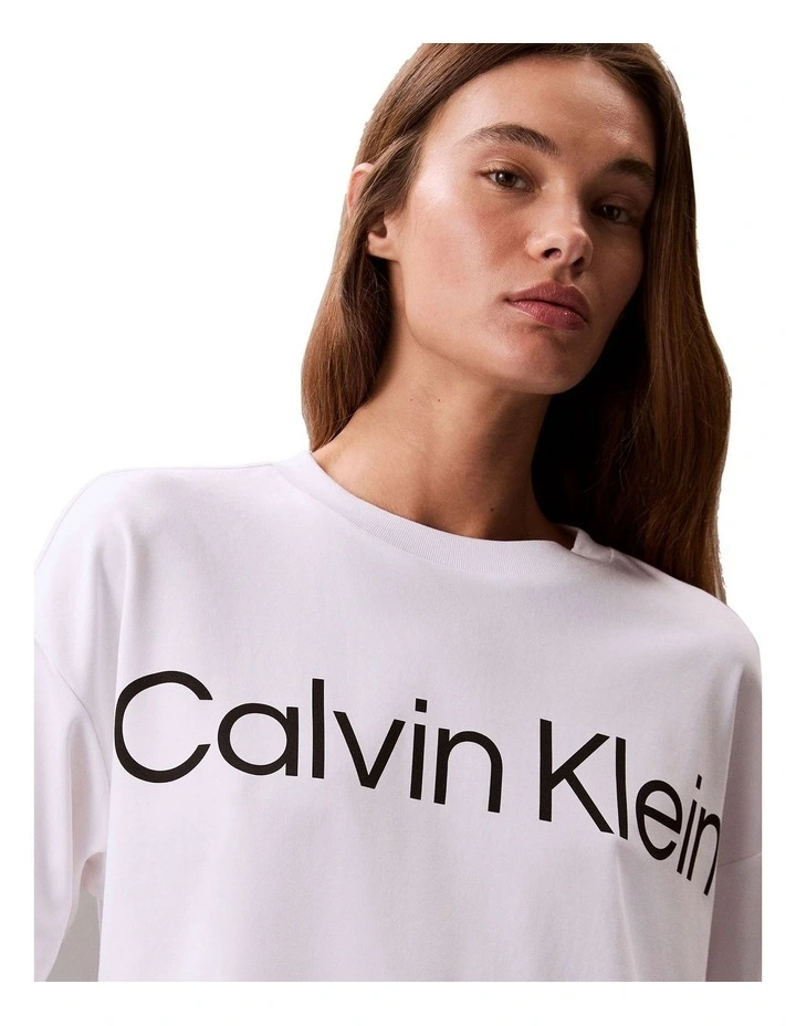 Logo Graphic Boxy Cropped T-shirt in White image 5