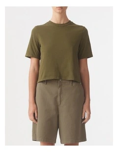 Jean Tee in Olive