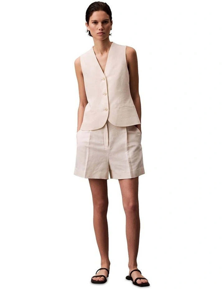 Structured Linen Tailored Short in Tofu image 1