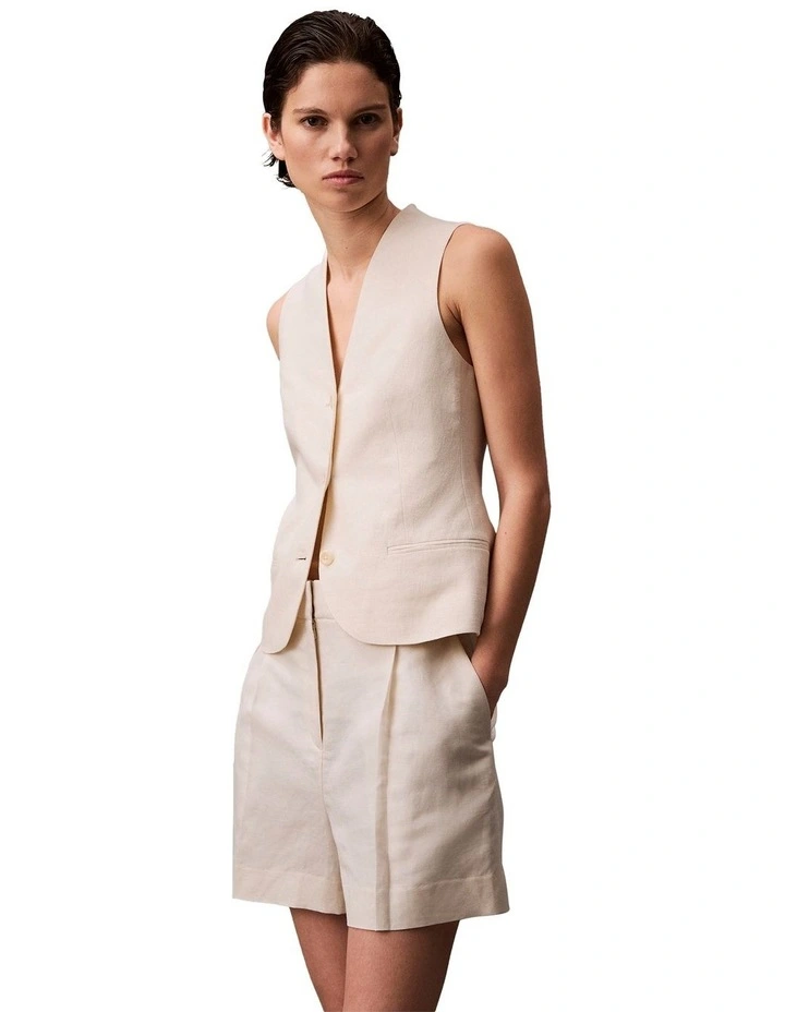 Structured Linen Tailored Short in Tofu image 4