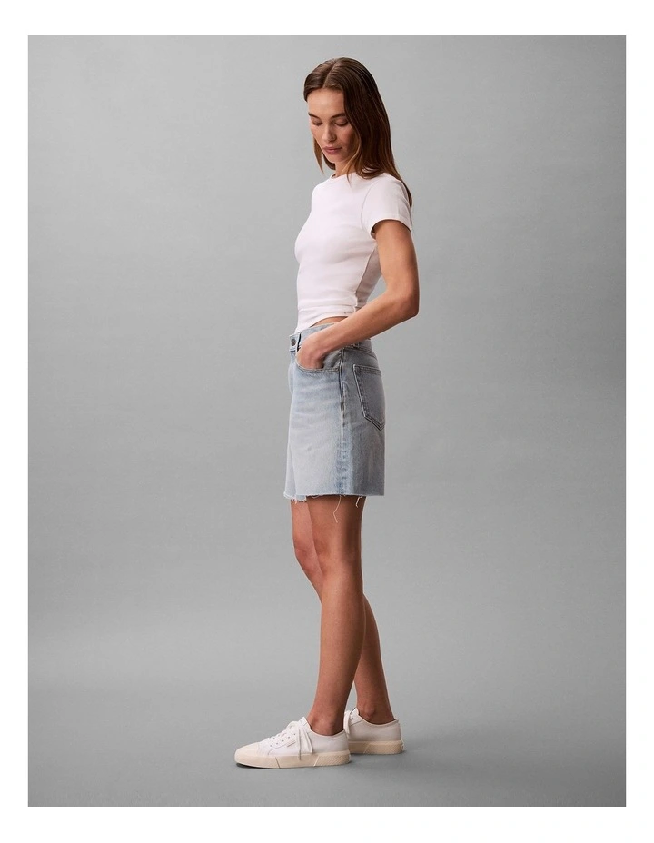 Calvin Klein 90s 6-Inch Denim Shorts in Washed Luther image 3