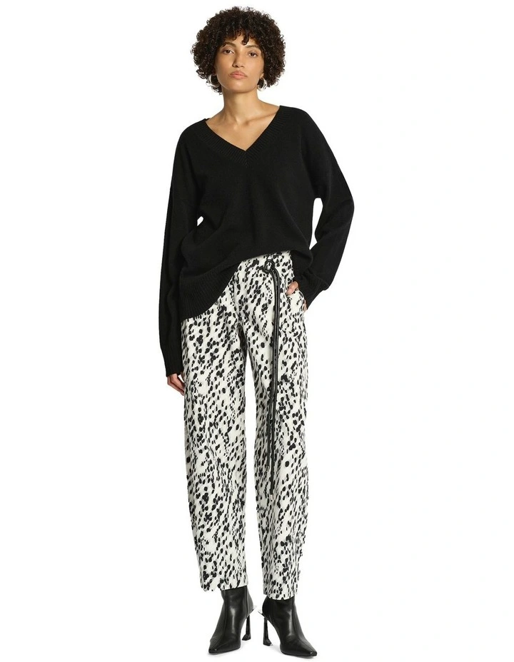 Lucillian V Neck Knit Top in Black image 1