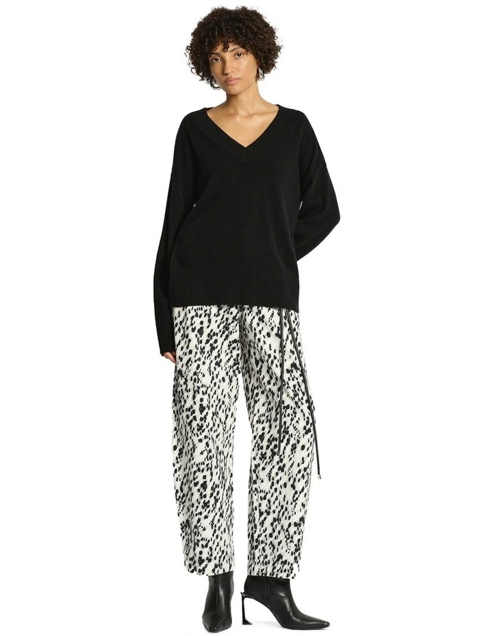 Lucillian V Neck Knit Top in Black image 3