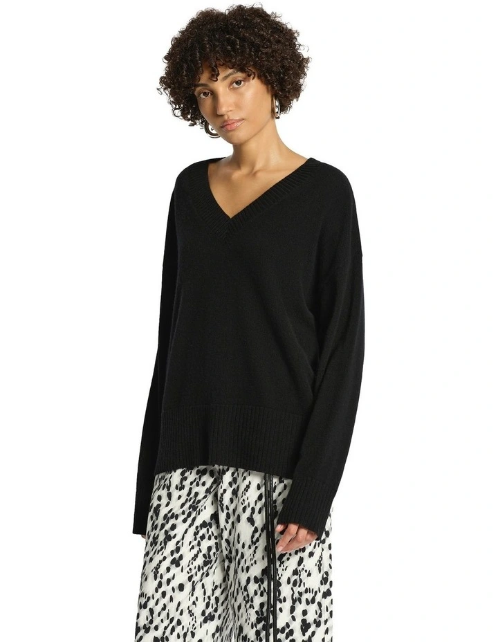 Lucillian V Neck Knit Top in Black image 5