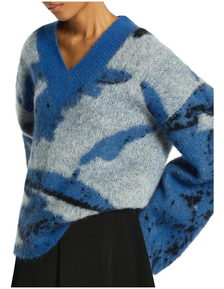 Metamorphic Knit Jumper in Blue Jacquard image 3