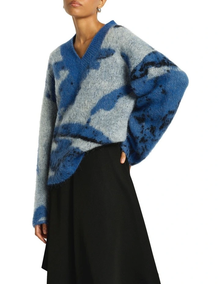 Metamorphic Knit Jumper in Blue Jacquard image 5