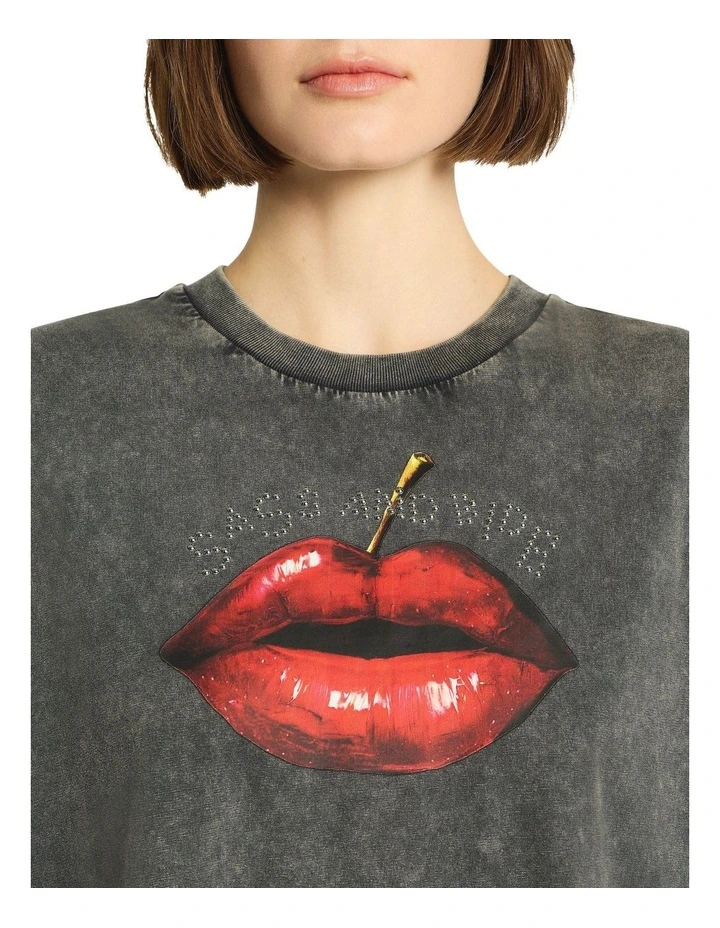 Pucker Up Tee in Warm Charcoal image 4