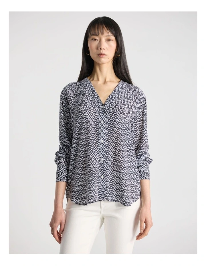 Linzi Viscose Blouse in Navy Multi image 1