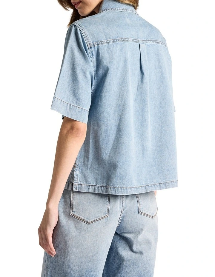 Gacia Short Sleeve Denim Shirt in Light Mid Wash image 4