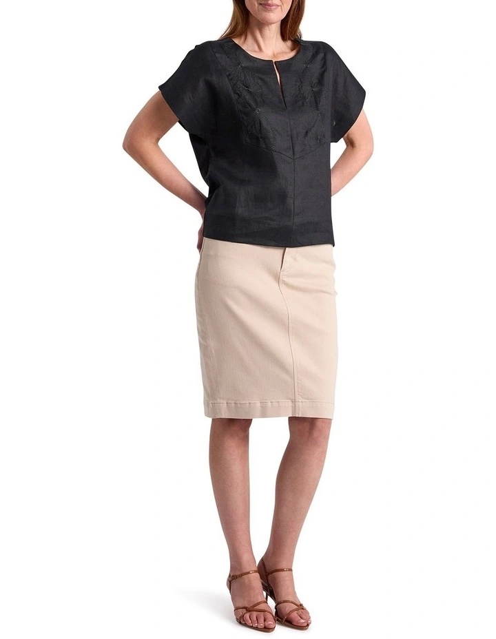 Andrea Linen Mix Tee in Black image 2