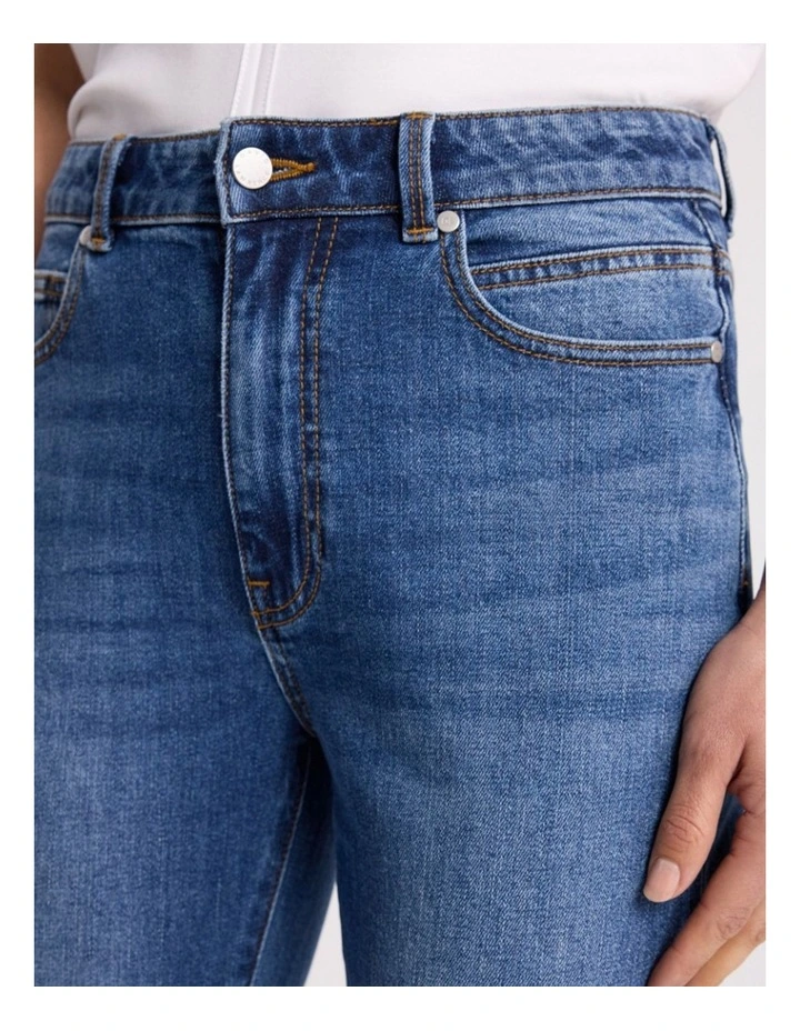Mickie Slim Leg Jean in Mid Wash image 3