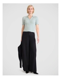 Della Pant in Black