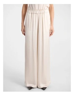Delyth Pant in Prosecco