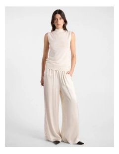 Delyth Pant in Prosecco