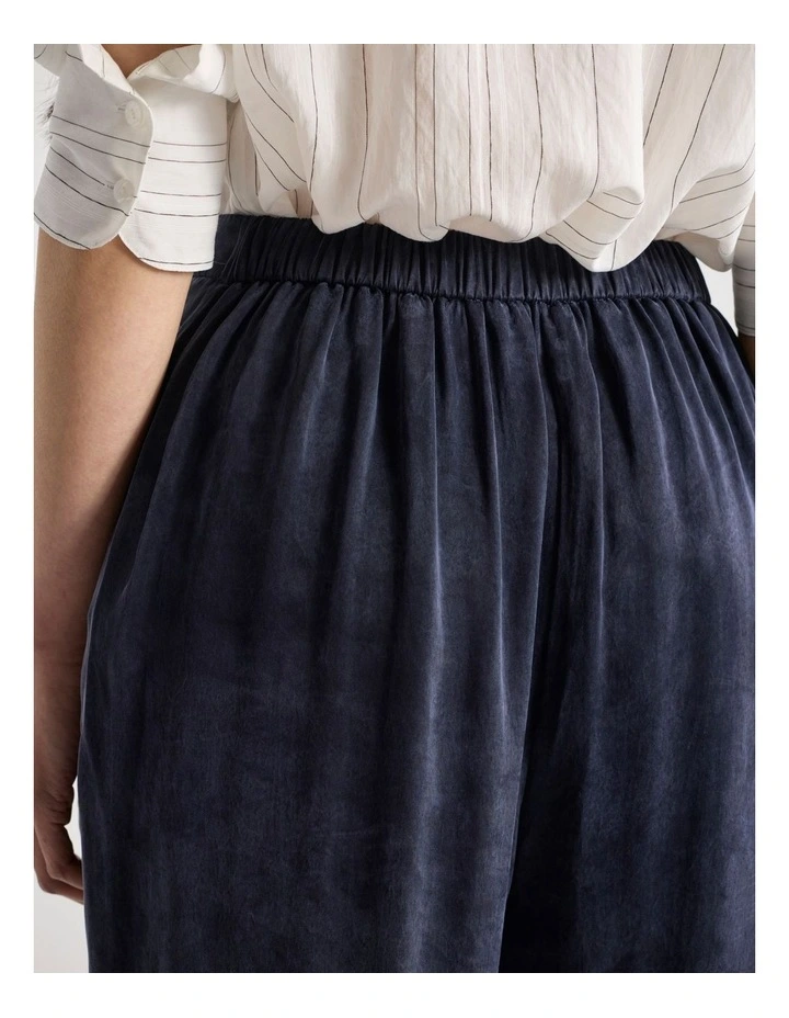 Thordis Pant in Navy image 5