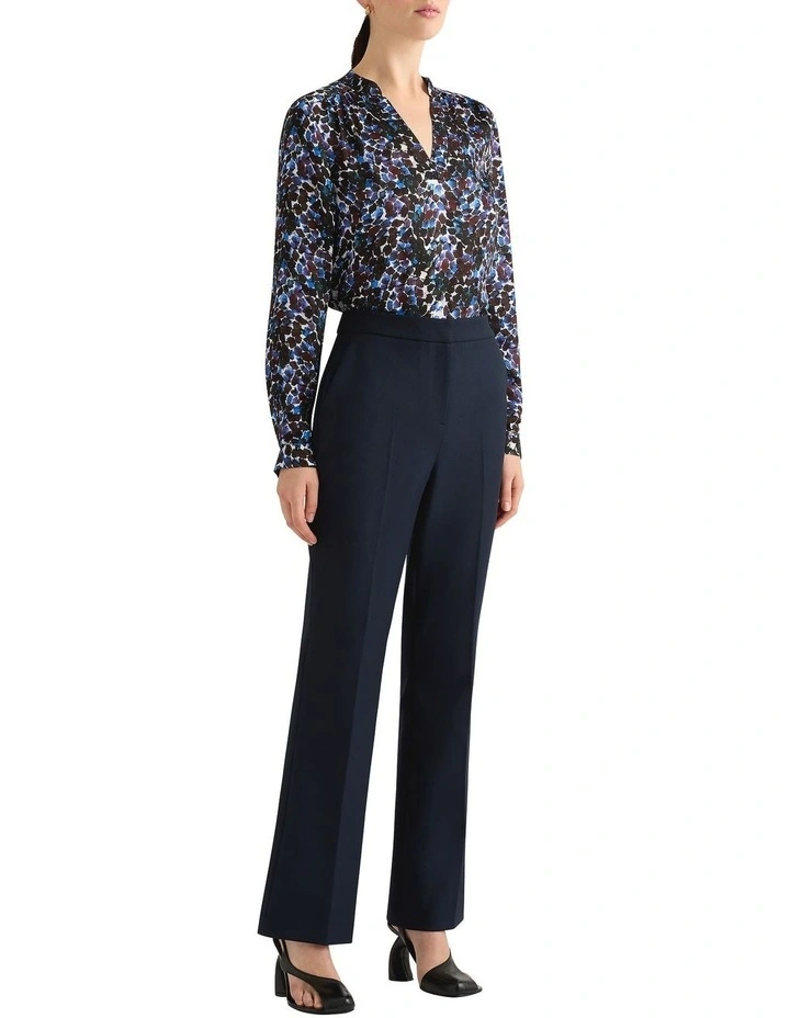 Siana Bootleg Pant in Navy image 2