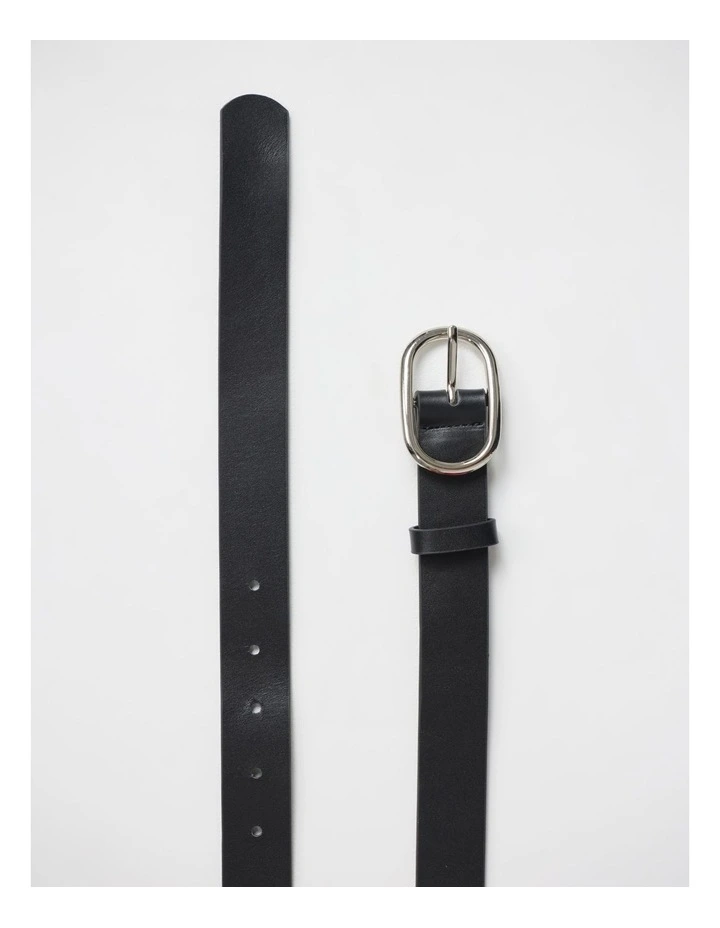 Kumru Leather Belt in Black/Silver image 3