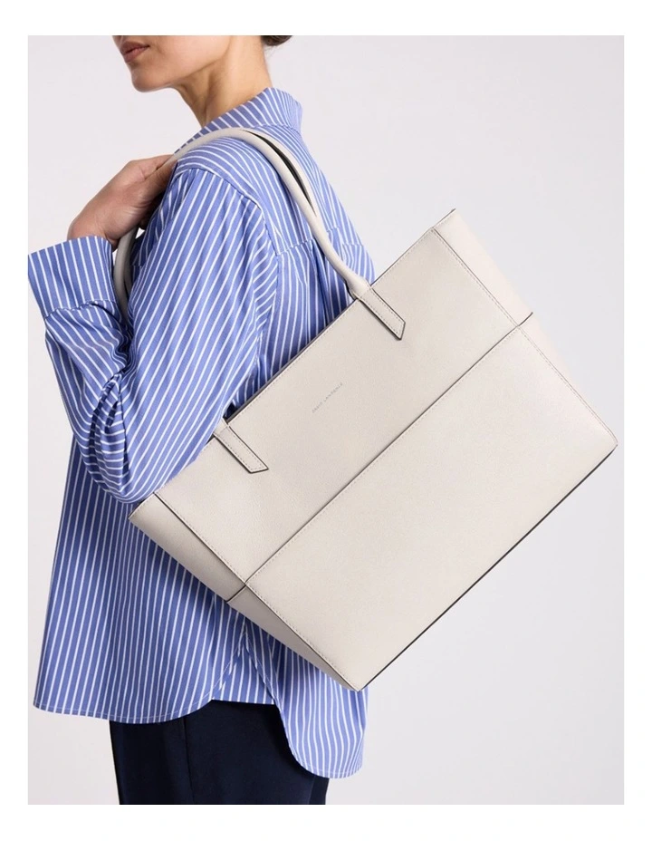 Hansel Leather Tote Bag in Stone image 2