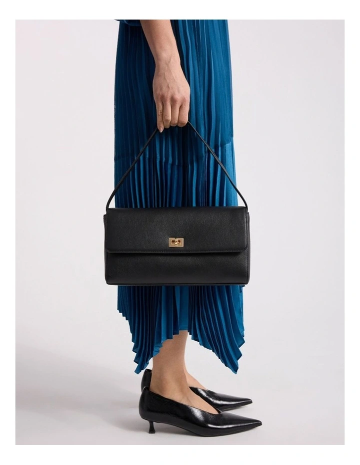 Concetta Leather Shoulder Bag Black in Black image 2