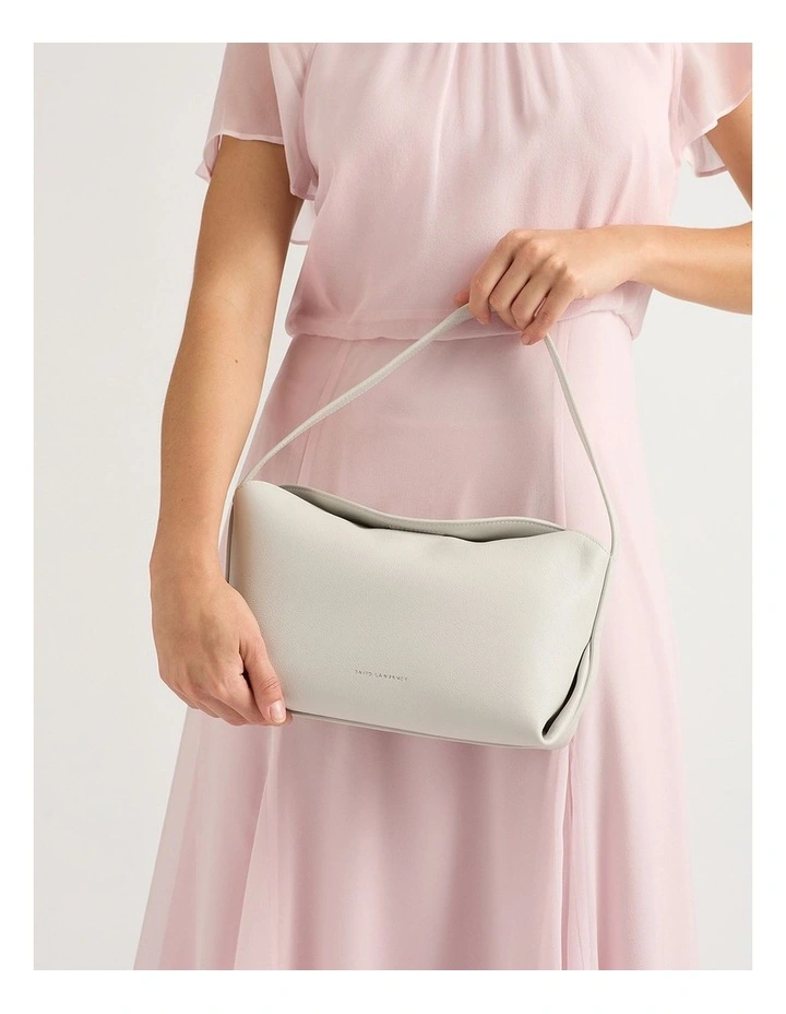 Seine Leather Shoulder Bag in Fog image 2