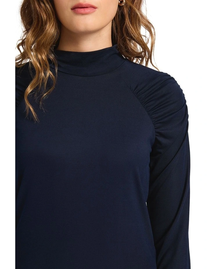 Outro Raglan Top in Navy image 4