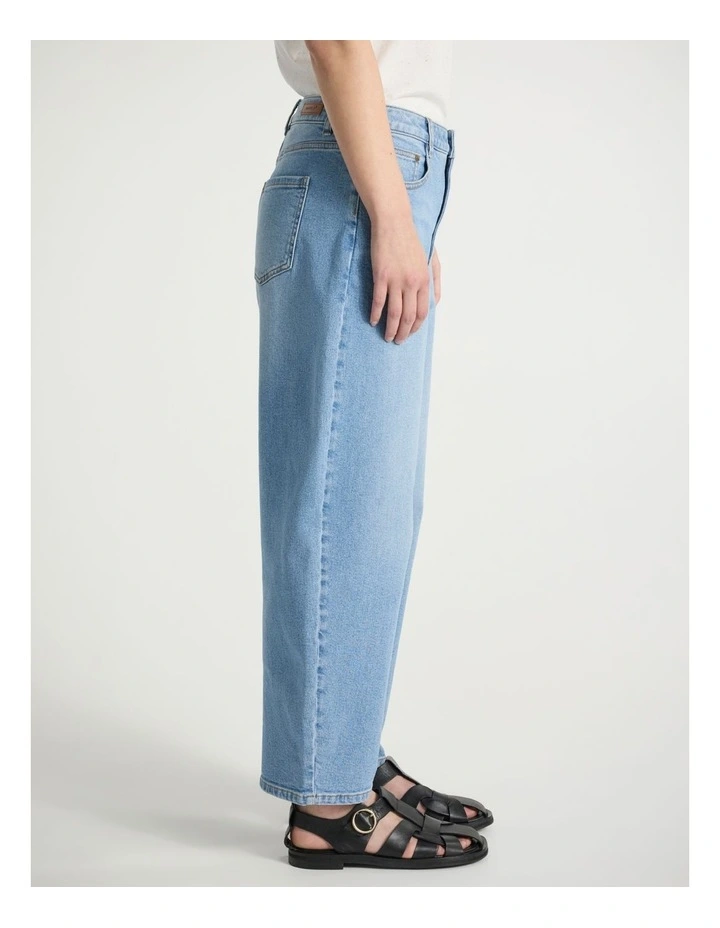 Niall Barrel Leg Jean in Burleigh Blue image 5