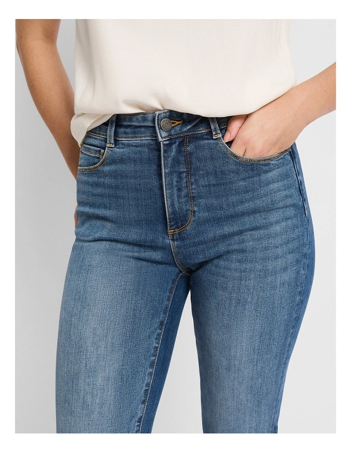 Tess Two Tone Flare Jean in Californian Blue image 4