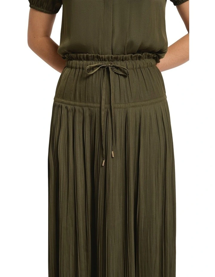 Karu Pleated Midi Skirt in Borneo Green image 3