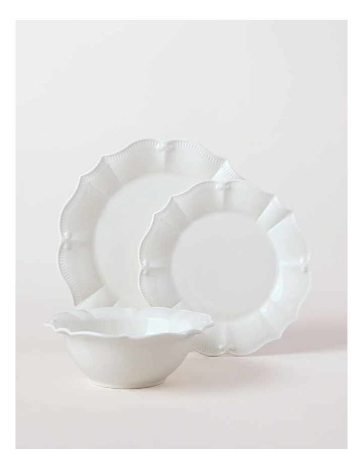 Bella Scalloped 12pc Dinner Set in White image 1