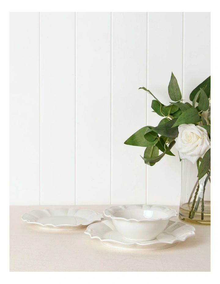 Bella Scalloped 12pc Dinner Set in White image 2