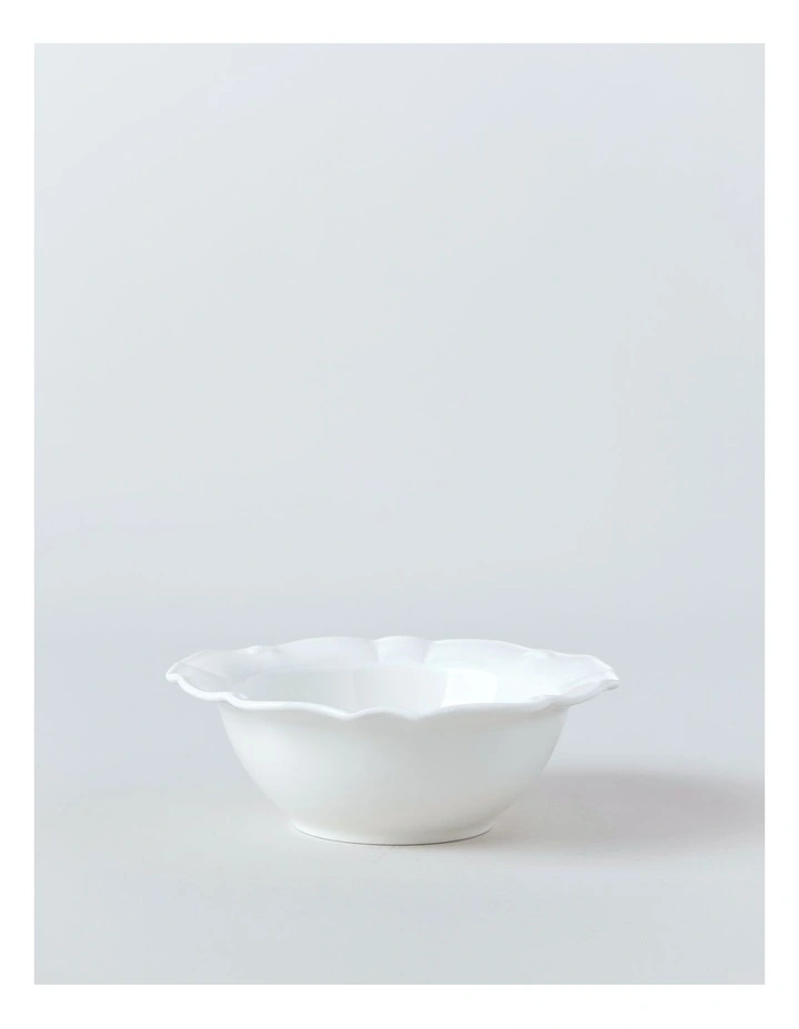 Bella Scalloped 12pc Dinner Set in White image 5