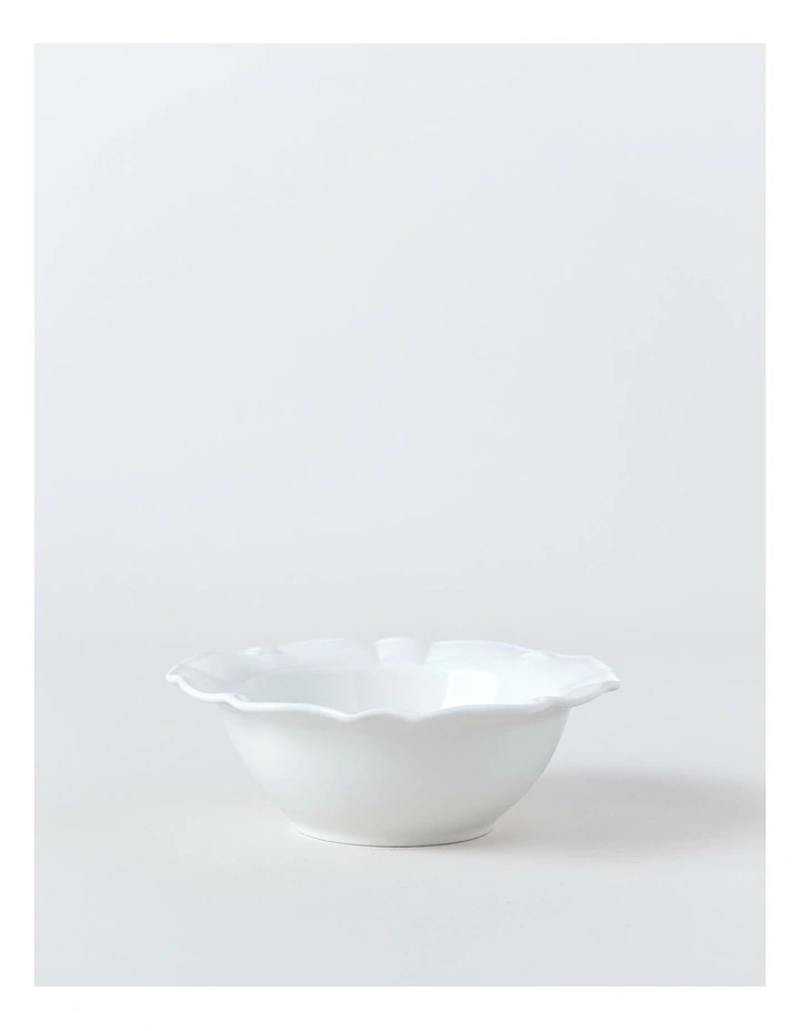 Bella Scalloped 12pc Dinner Set in White image 5