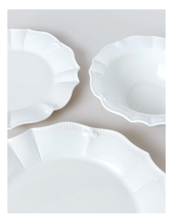 Bella Scalloped 12pc Dinner Set in White image 6