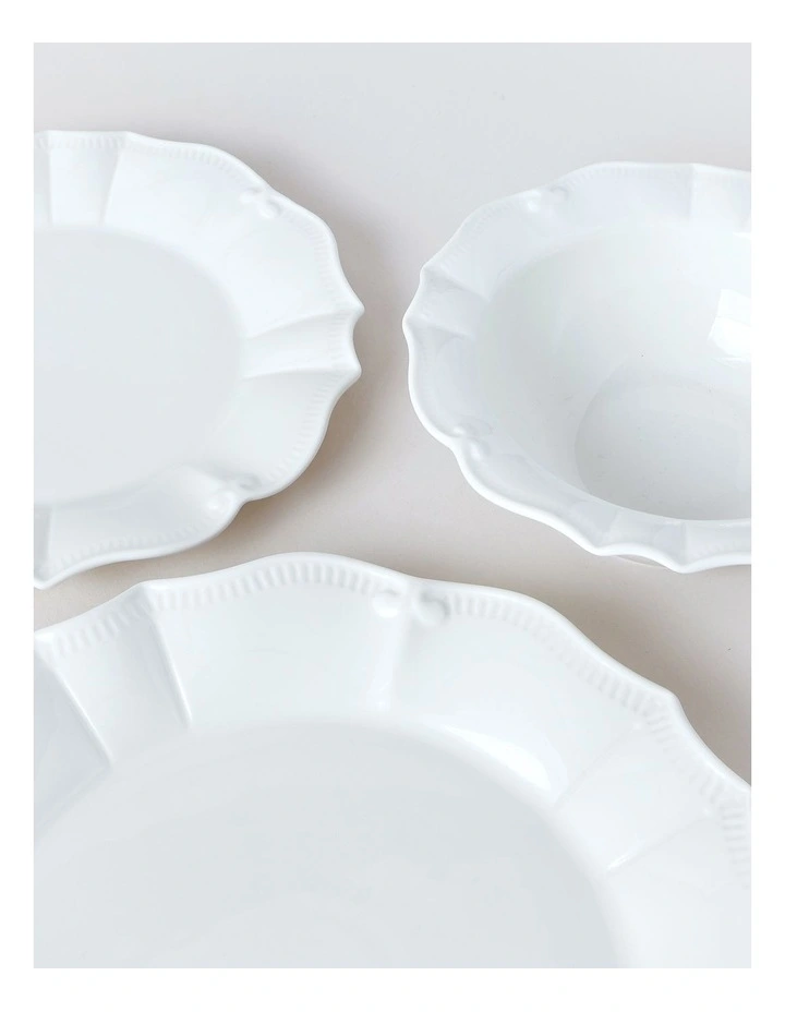 Bella Scalloped 12pc Dinner Set in White image 6