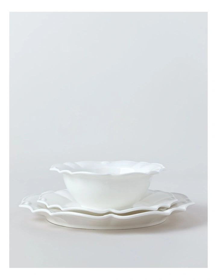 Bella Scalloped 12pc Dinner Set in White image 7
